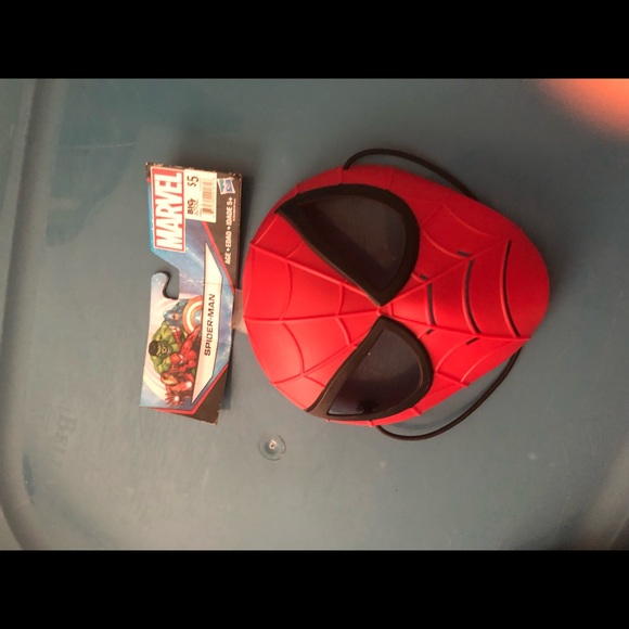 Spiderman mask - Picture 4 of 5